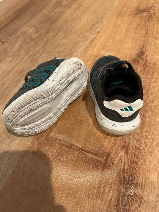 adidas Kids Gray & Teal Hook-and-Loop Sneakers - Picture 2 of 3